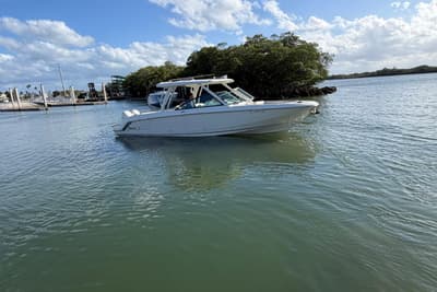 BOATZON | Boston Whaler 320 Vantage 2022