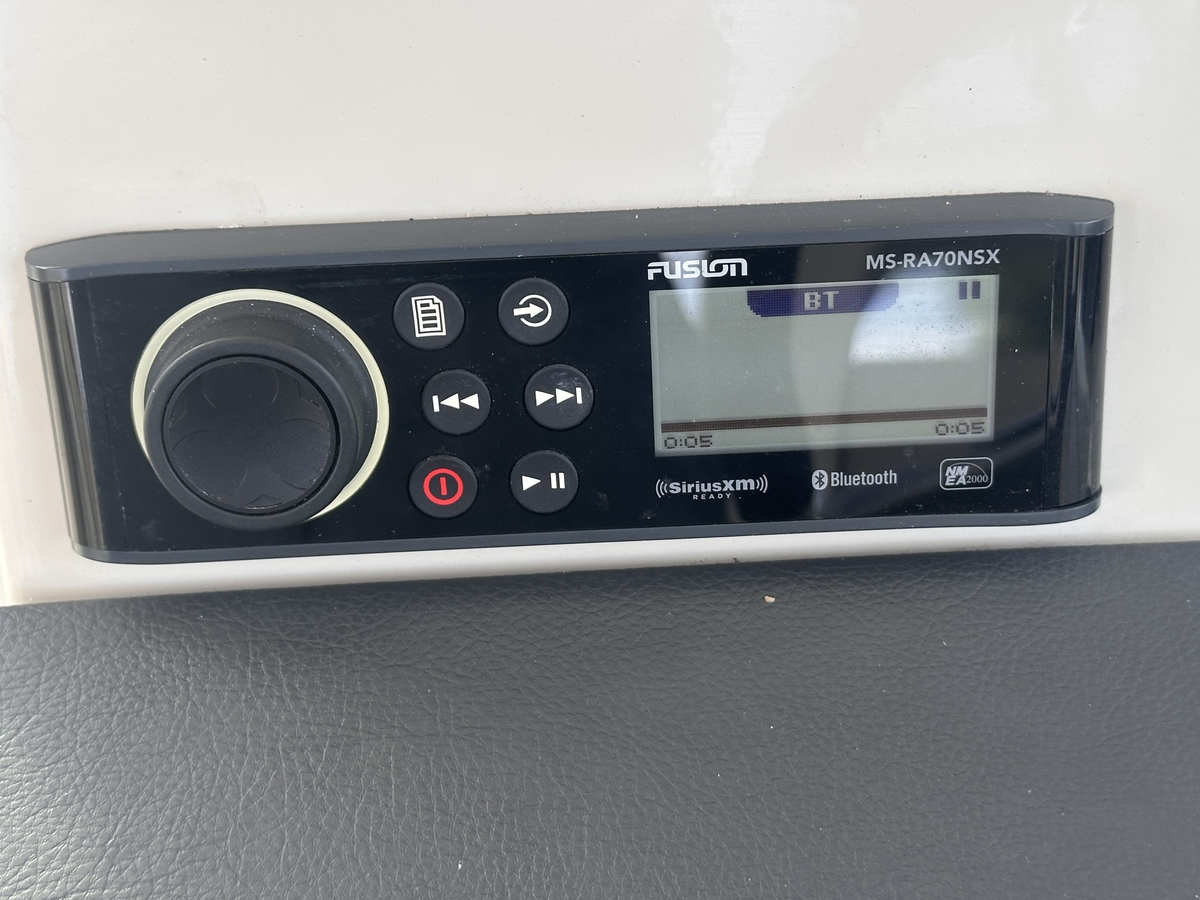 2022 Boston Whaler 320 VANTAGE - Sold Boat