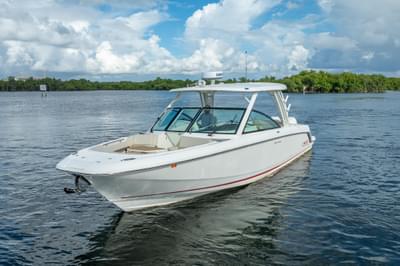 BOATZON | Boston Whaler 320 Vantage 2024