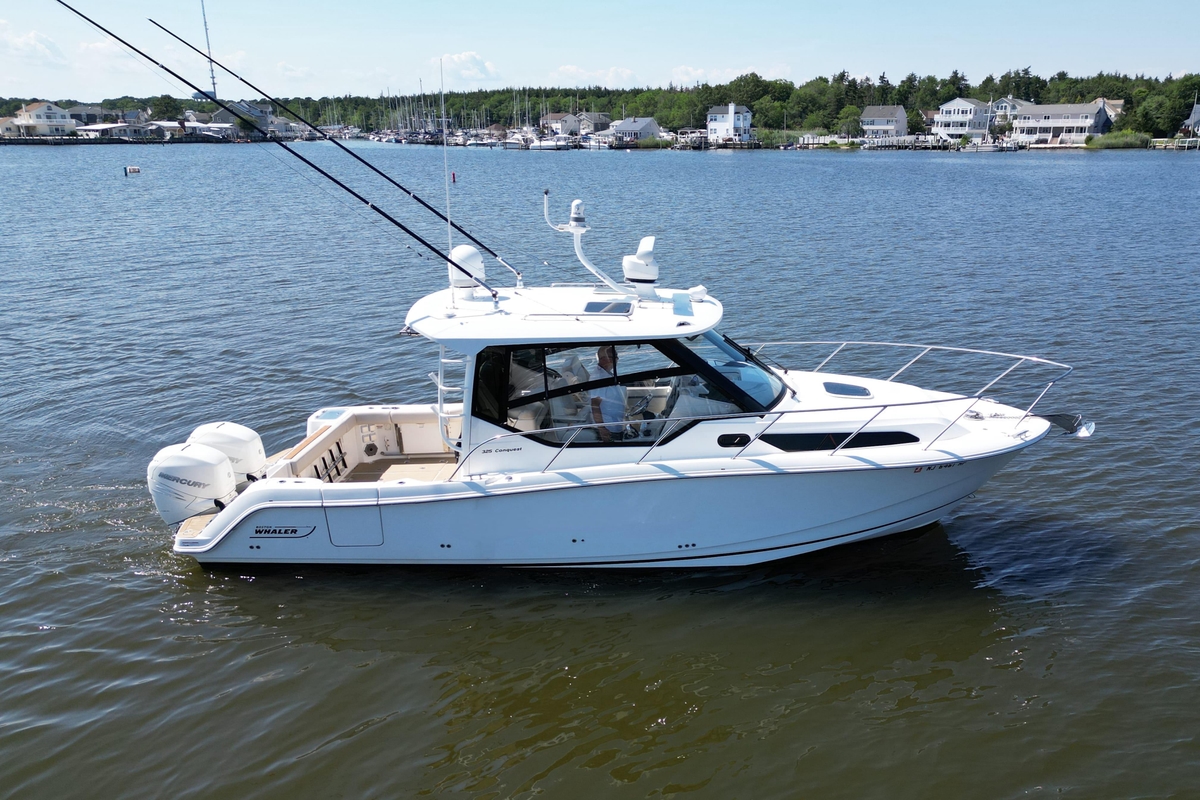 2021 Boston Whaler 325 Conquest - Sold Boat