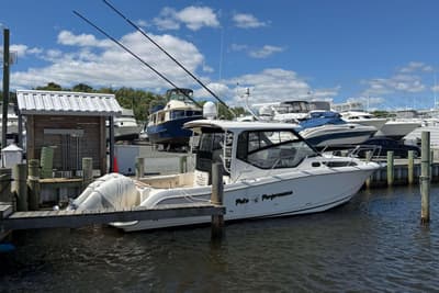 BOATZON | Boston Whaler 325 Conquest 2021