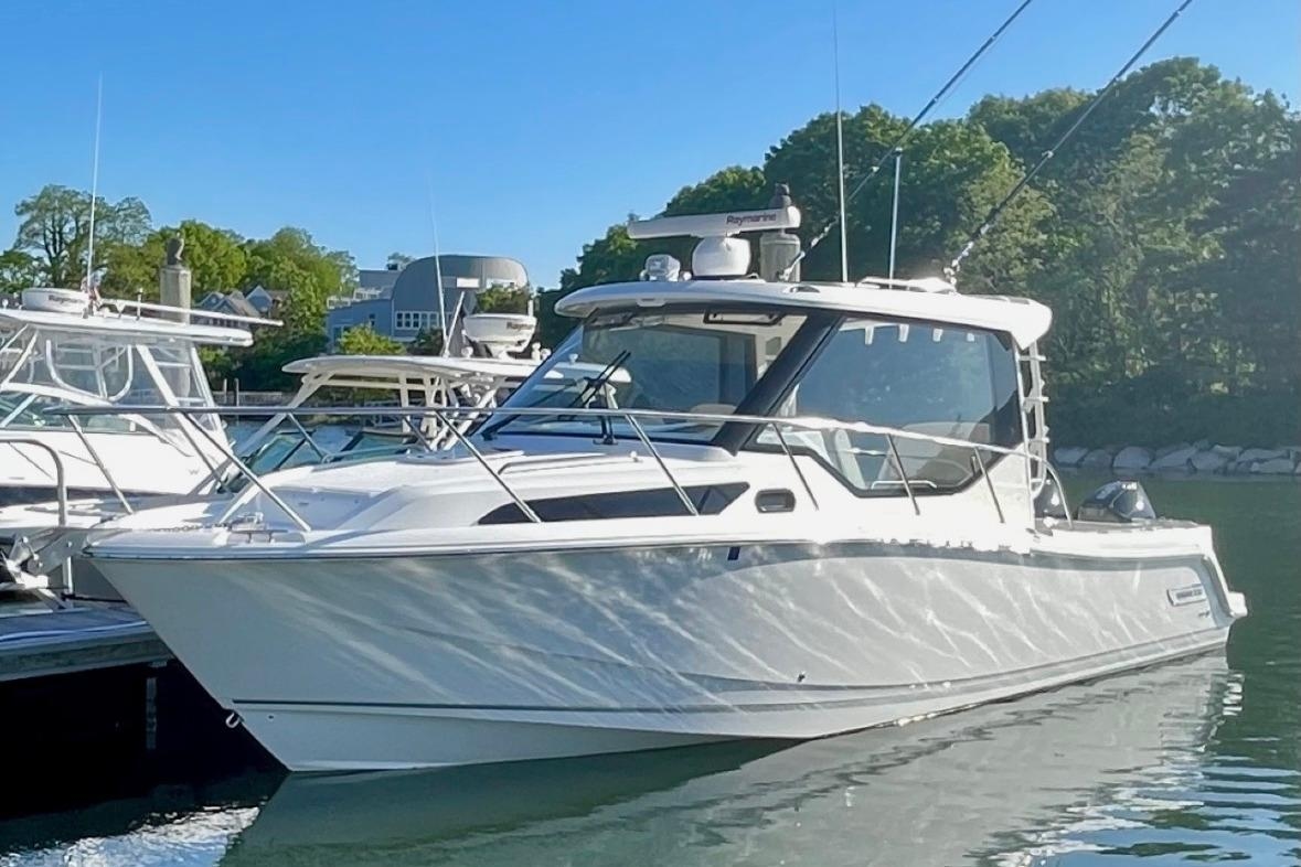 2021 Boston Whaler 325 Conquest - Sold Boat