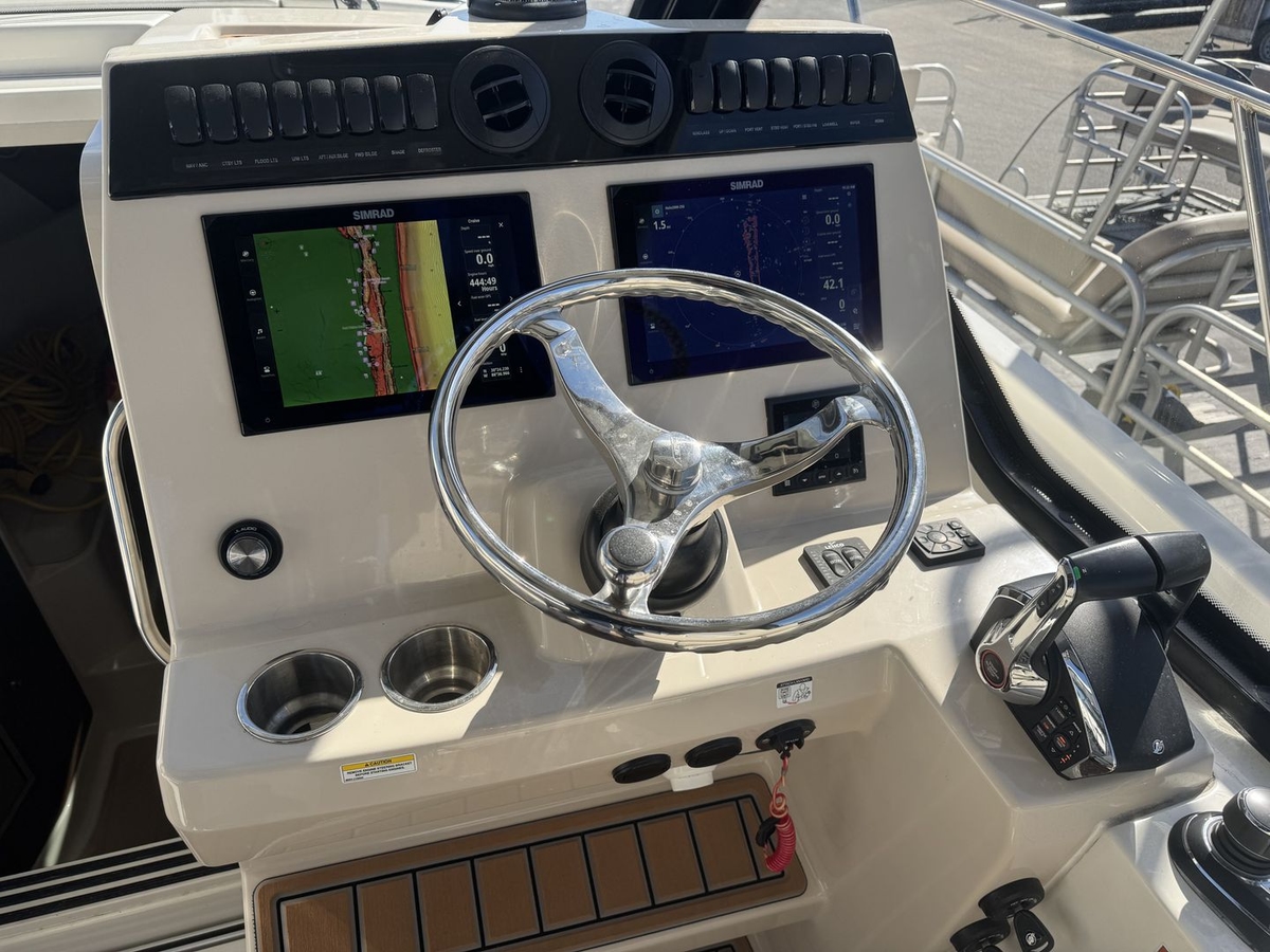 2023 Boston Whaler 325 CONQUEST - Sold Boat