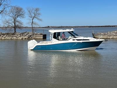 BOATZON | Boston Whaler 325 Conquest 2025