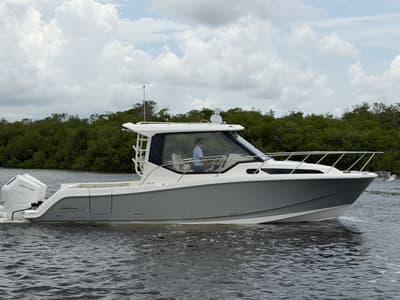 BOATZON | Boston Whaler 325 Conquest 2027 BOATZON | Boston Whaler 325 Conquest 2027