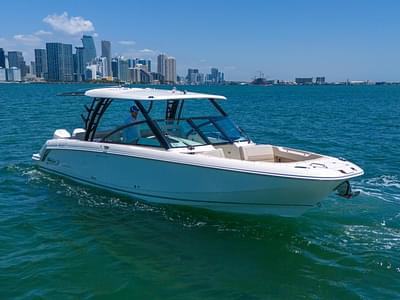 BOATZON | Boston Whaler 325 Vantage 2024 BOATZON | Boston Whaler 325 Vantage 2024