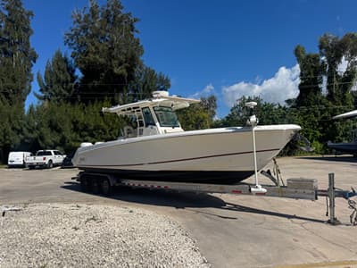 BOATZON | Boston Whaler 33 OR 2017