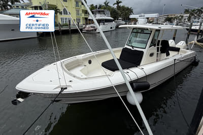 BOATZON | Boston Whaler 33 OUTRAGE 2023