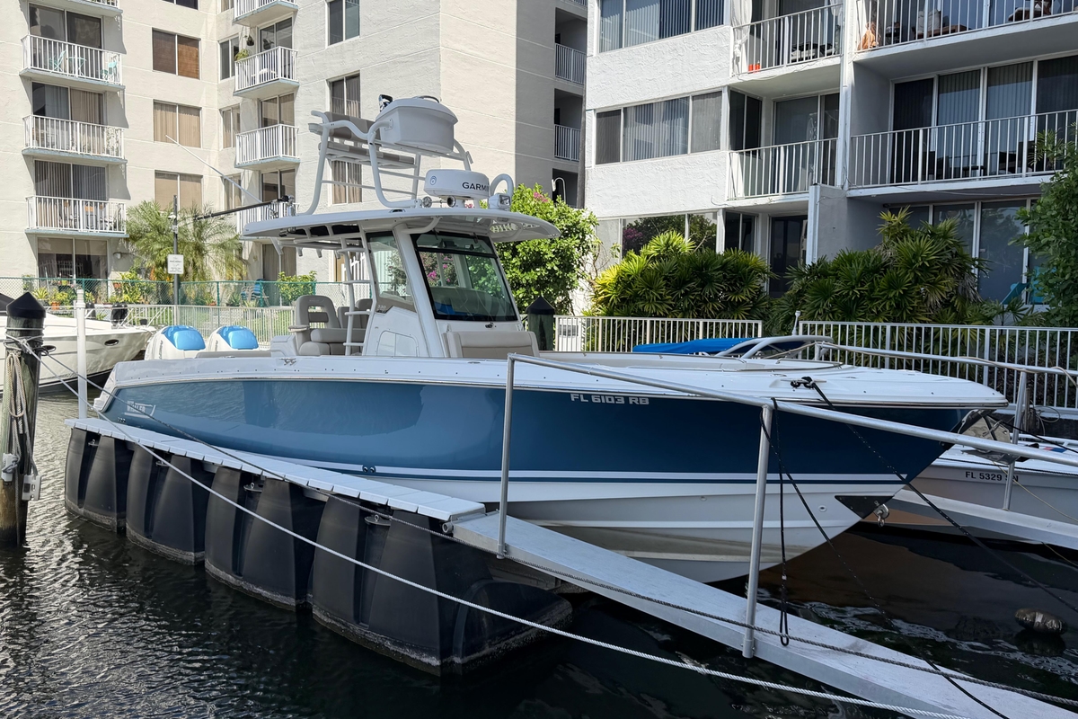 2016 Boston Whaler 330 Outrage - Sold Boat