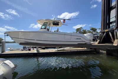 BOATZON | Boston Whaler 330 Outrage 2019