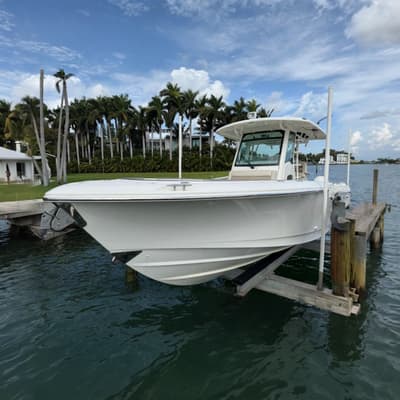 BOATZON | Boston Whaler 330 Outrage 2020