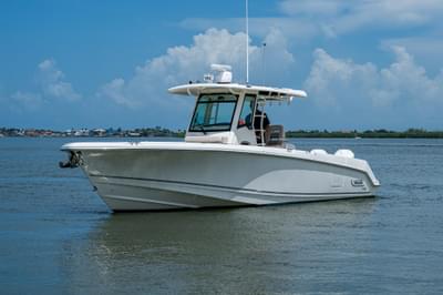 BOATZON | Boston Whaler 330 Outrage 2020