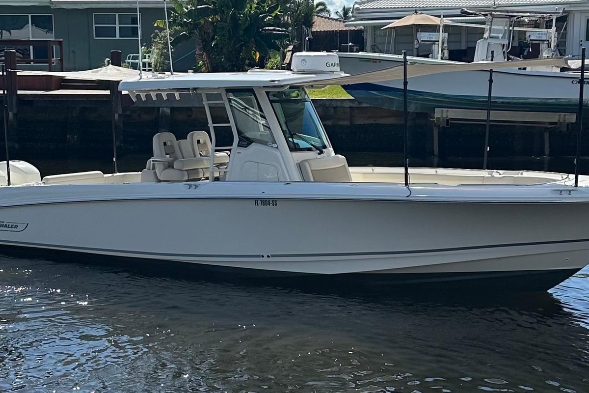 2020 Boston Whaler 330 Outrage - Sold Boat