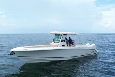 BOATZON | Boston Whaler 330 Outrage 2021