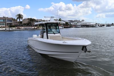 BOATZON | Boston Whaler 330 Outrage 2023