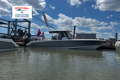 BOATZON | Boston Whaler 330 Outrage 2024