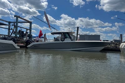 BOATZON | Boston Whaler 330 Outrage 2024