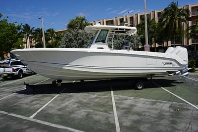 BOATZON | Boston Whaler 330 Outrage 2024 BOATZON | Boston Whaler 330 Outrage 2024
