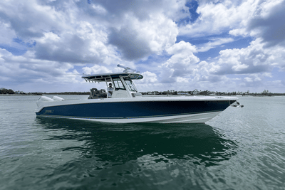 BOATZON | Boston Whaler 330 Outrage 2025 BOATZON | Boston Whaler 330 Outrage 2025