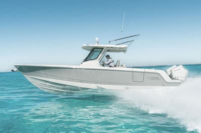 BOATZON | Boston Whaler 330 Outrage 2026