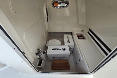BOATZON | Boston Whaler 330 Outrage 2026