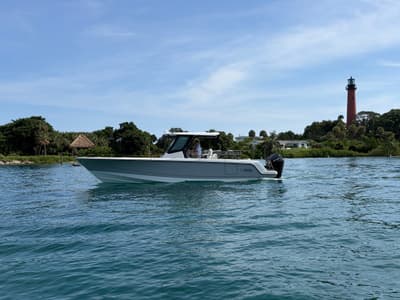BOATZON | Boston Whaler 330 Outrage 2026