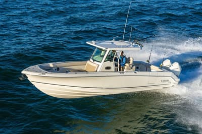 BOATZON | Boston Whaler 330 Outrage 2026