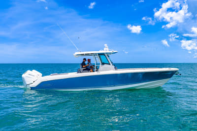 BOATZON | Boston Whaler 330 Outrage 2026