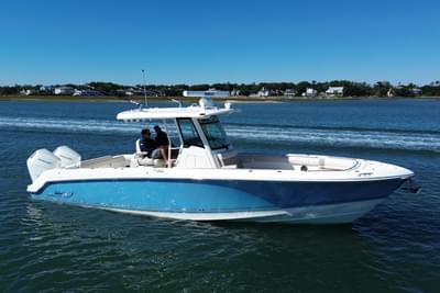 BOATZON | Boston Whaler 330 Outrage 2026