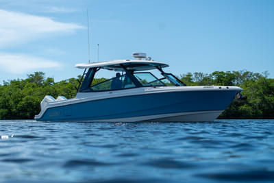 BOATZON | Boston Whaler 330 Vantage 2026