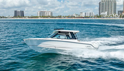 BOATZON | Boston Whaler 330 Vantage 2026 BOATZON | Boston Whaler 330 Vantage 2026
