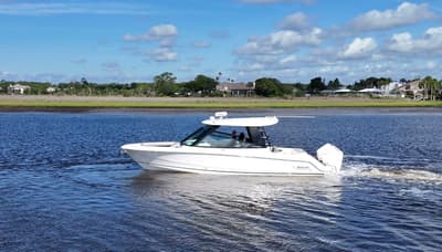 BOATZON | Boston Whaler 330 Vantage 2026