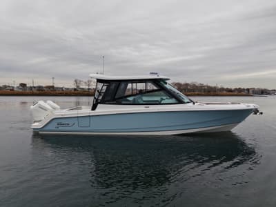 BOATZON | Boston Whaler 330 Vantage 2026