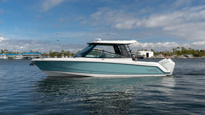 BOATZON | Boston Whaler 330 Vantage 2026