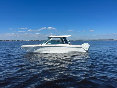 BOATZON | Boston Whaler 330 Vantage 2027