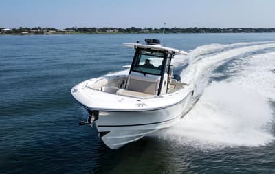 BOATZON | Boston Whaler 330R 2023