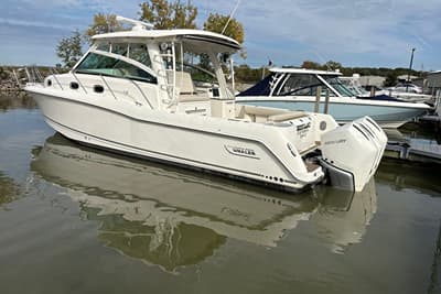 BOATZON | Boston Whaler 345 Conquest 2021