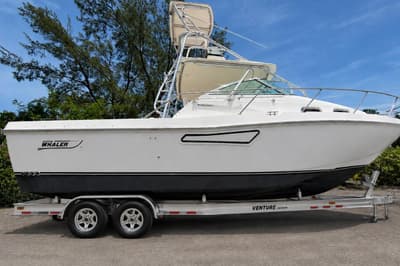 BOATZON | Boston Whaler 350 Defiance 2002