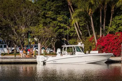 BOATZON | Boston Whaler 350 Outrage 2022