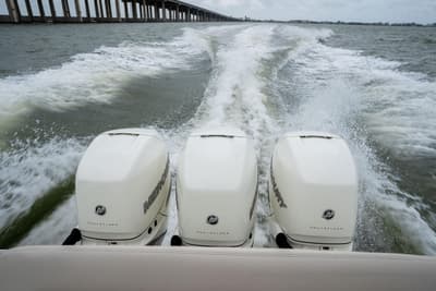 BOATZON | Boston Whaler 350 Realm 2019