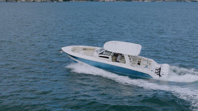 BOATZON | Boston Whaler 350 Realm 2019