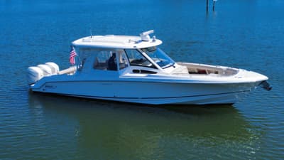 BOATZON | Boston Whaler 350 Realm 2019