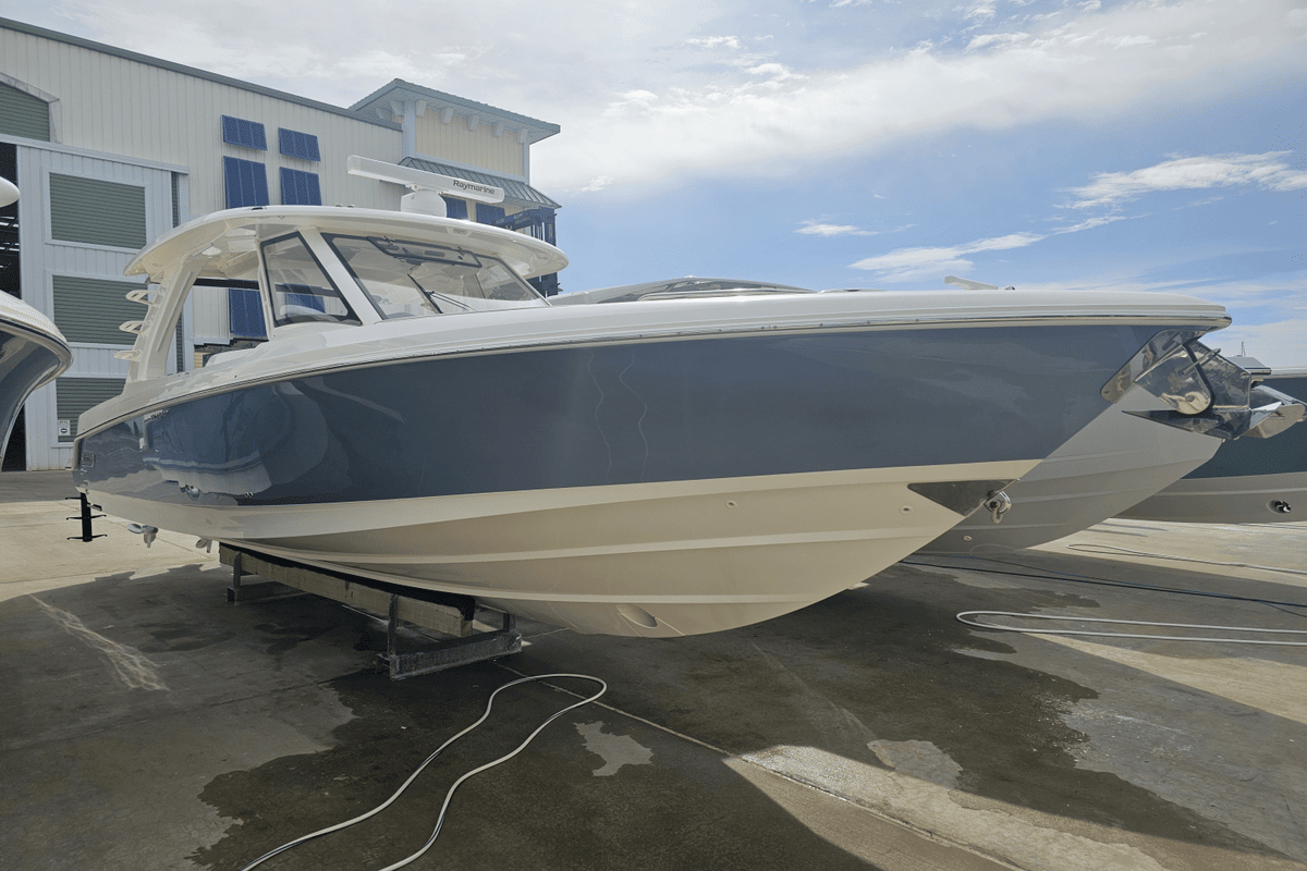 2020 Boston Whaler 350 REALM - Sold Boat