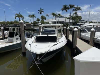 BOATZON | Boston Whaler 350 REALM 2020