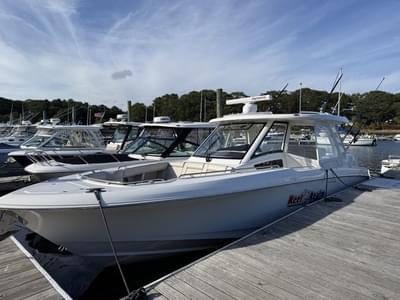BOATZON | Boston Whaler 350 Realm 2020