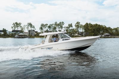 BOATZON | Boston Whaler 350 REALM 2021