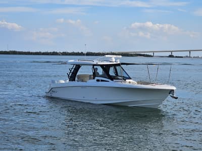 BOATZON | Boston Whaler 350 REALM 2021