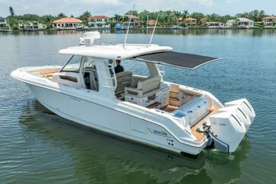 BOATZON | Boston Whaler 350 Realm 2021