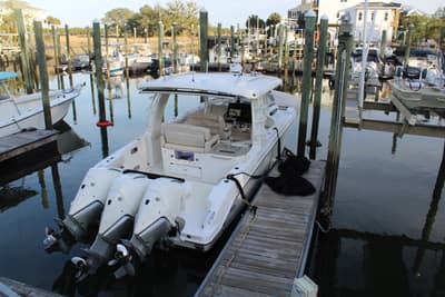 BOATZON | Boston Whaler 350 REALM 2021