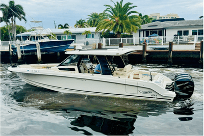 BOATZON | Boston Whaler 350 REALM 2022